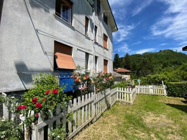 appartamento in vendita a Montoggio in zona Casà