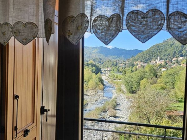 appartamento in vendita a Montoggio in zona Bromia