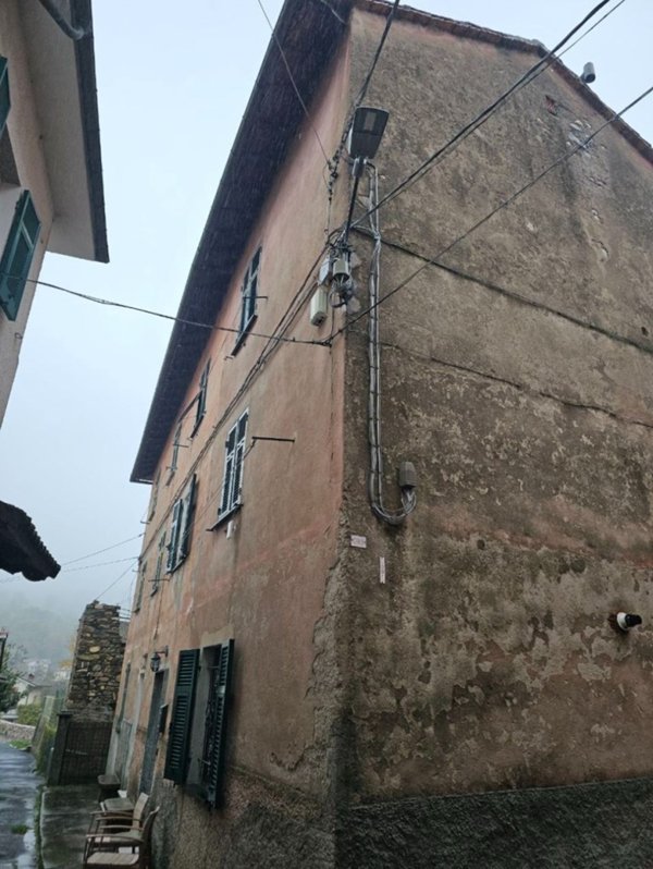 appartamento in vendita a Montoggio in zona Bromia