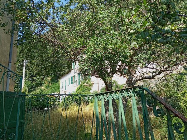 appartamento in vendita a Montoggio