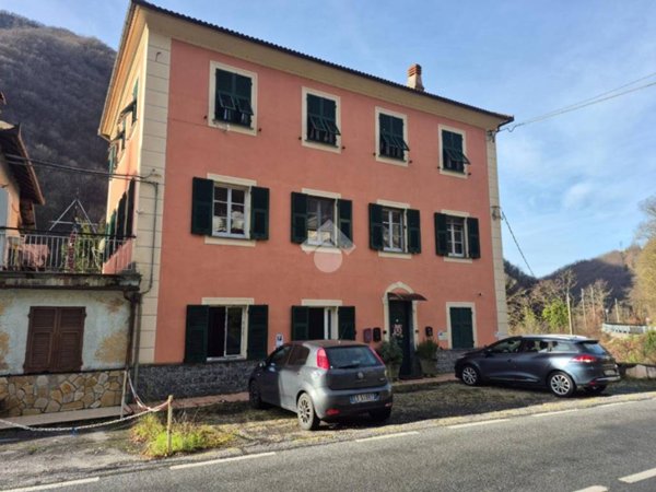 appartamento in vendita a Montoggio in zona Morasco