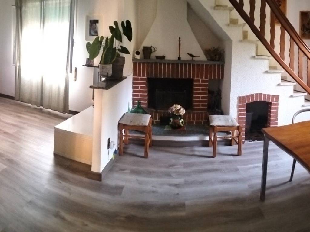 casa indipendente in vendita a Montoggio in zona Casà