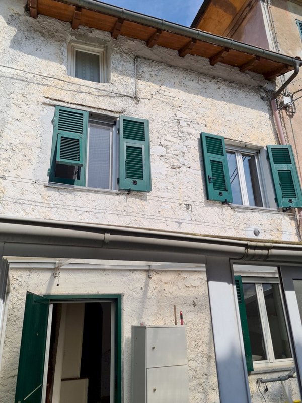 casa indipendente in vendita a Montoggio in zona Casà