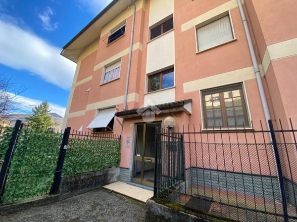 appartamento in vendita a Montoggio in zona Montoggio Centro