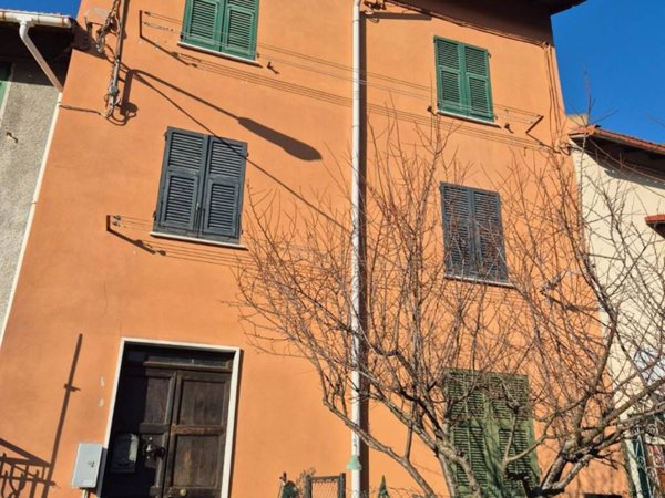 appartamento in vendita a Montoggio in zona Dego