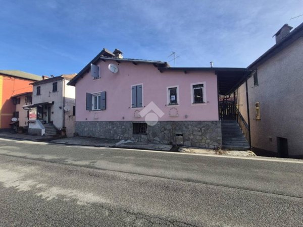 casa indipendente in vendita a Montoggio in zona Casalino