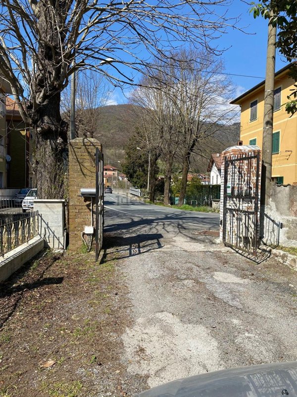 appartamento in vendita a Montoggio