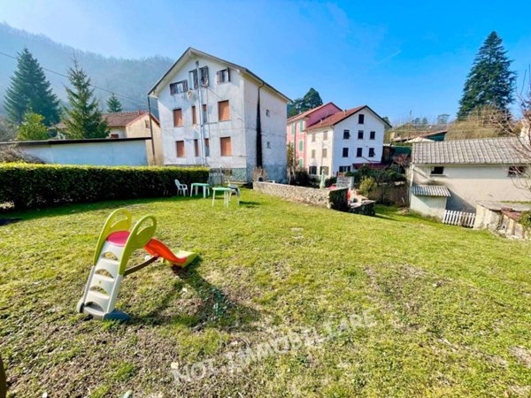 appartamento in vendita a Montoggio