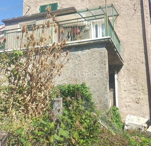casa indipendente in vendita a Montoggio in zona Casà
