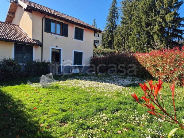 casa indipendente in vendita a Montoggio