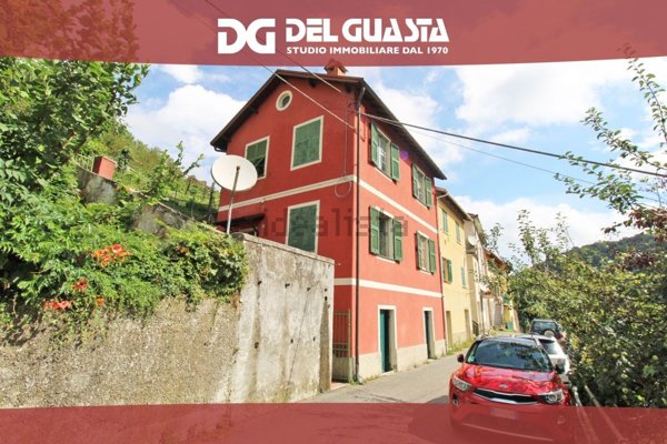 casa indipendente in vendita a Montoggio in zona Casà