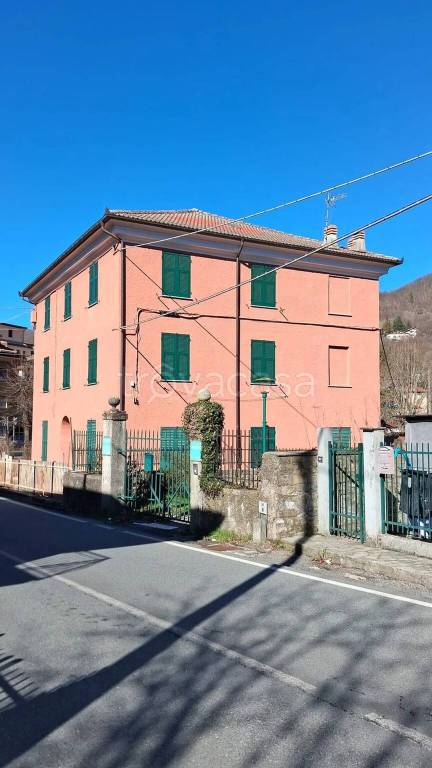 casa indipendente in vendita a Montoggio in zona Bromia