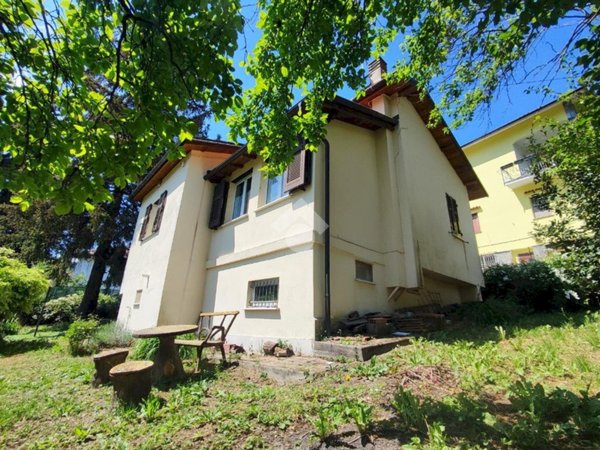 casa indipendente in vendita a Montoggio in zona Casà