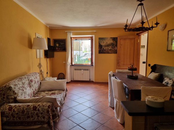 casa indipendente in vendita a Montoggio in zona Casà