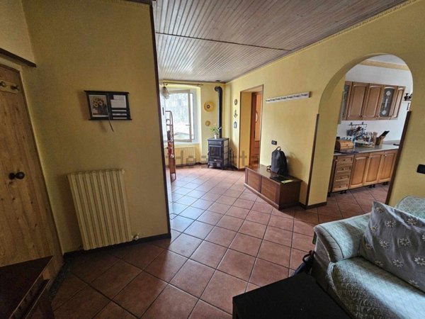 appartamento in vendita a Montoggio in zona Montoggio Centro