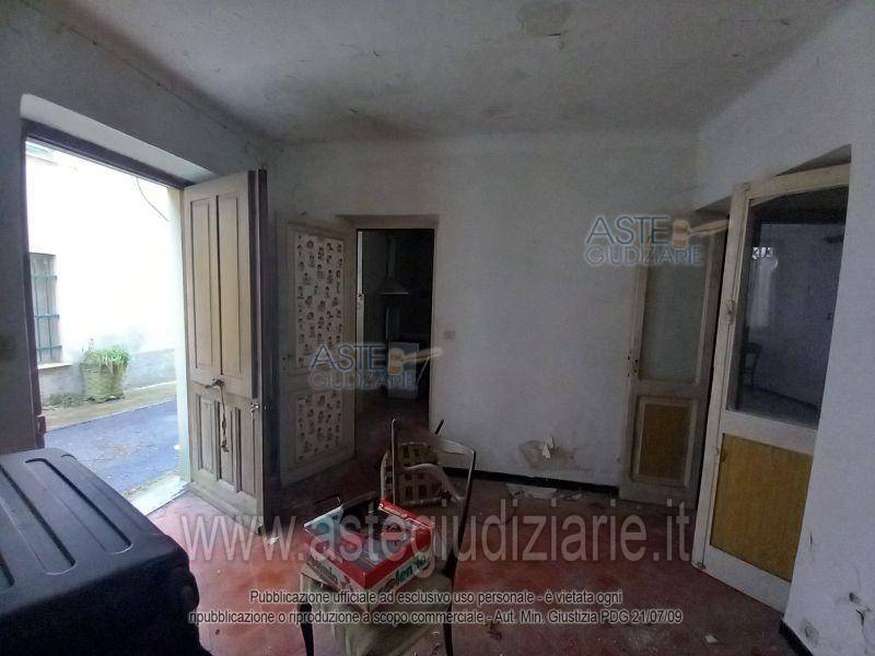 appartamento in vendita a Montoggio in zona Carpi