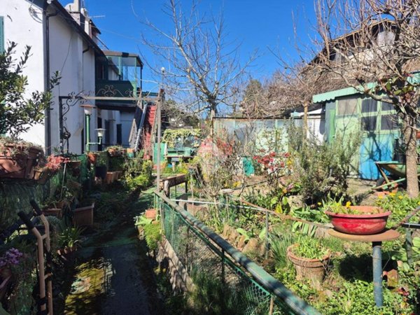 appartamento in vendita a Montoggio in zona Creto