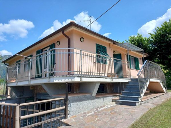 casa indipendente in vendita a Ne