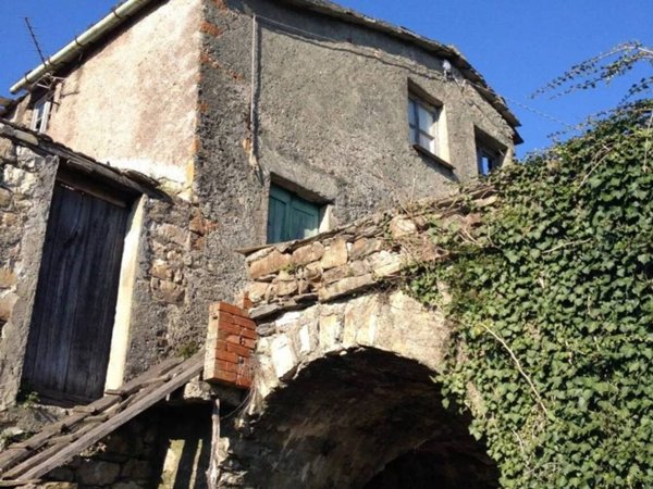 casa indipendente in vendita a Ne
