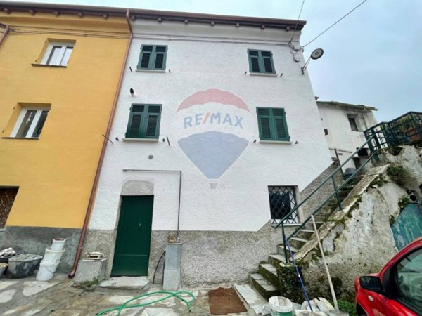 casa indipendente in vendita a Ne