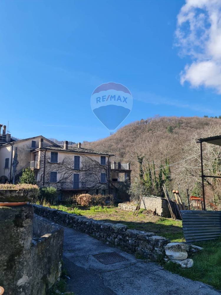 casa indipendente in vendita a Ne