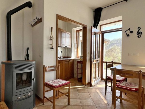 casa indipendente in vendita a Ne