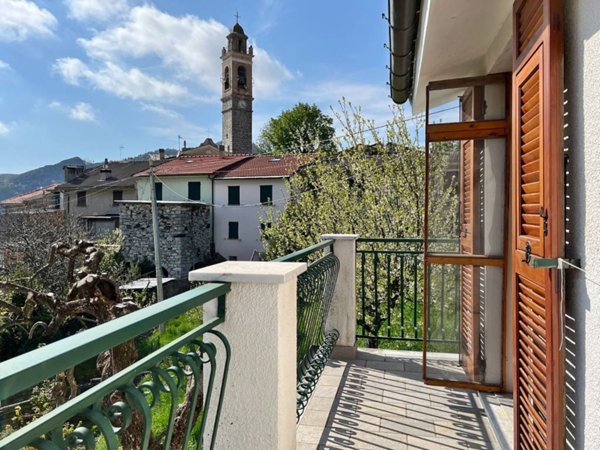 casa indipendente in vendita a Ne
