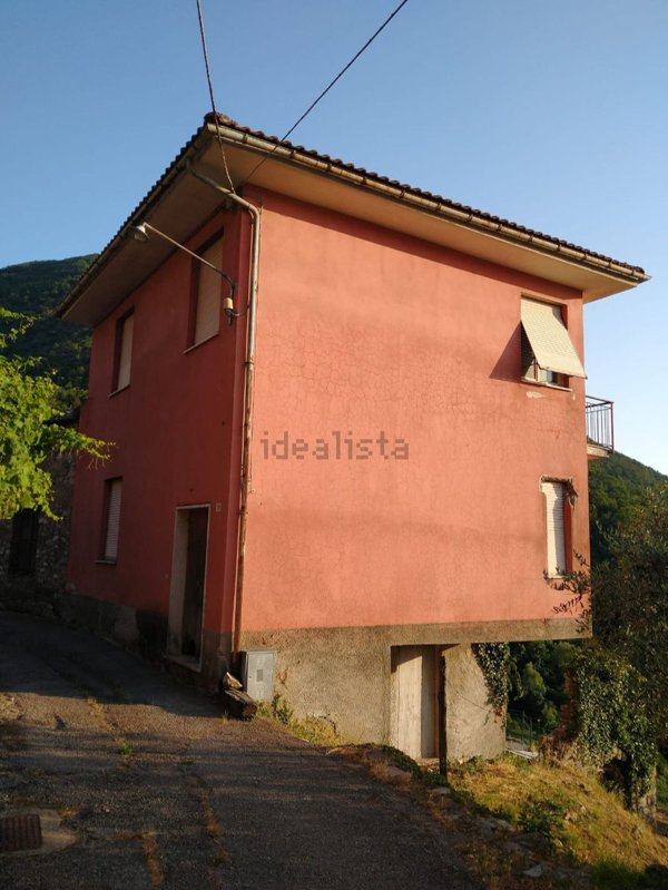 casa indipendente in vendita a Ne