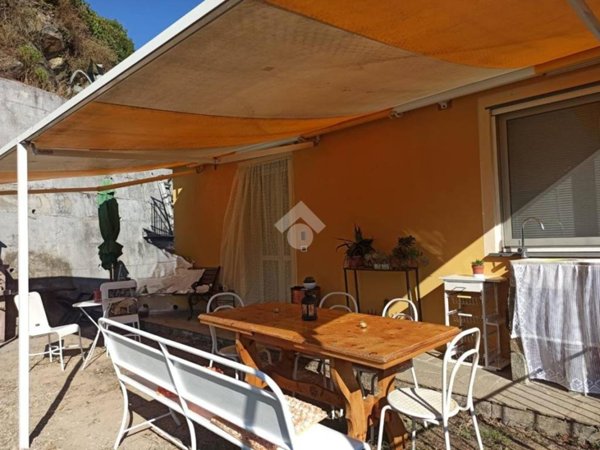 casa indipendente in vendita a Ne