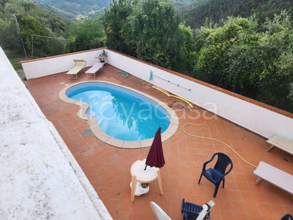 casa indipendente in vendita a Ne