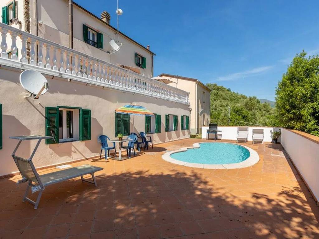 casa indipendente in vendita a Ne