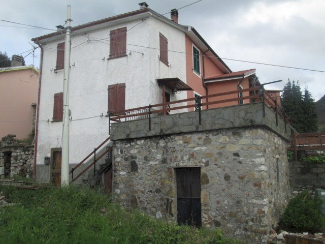 casa indipendente in vendita a Ne