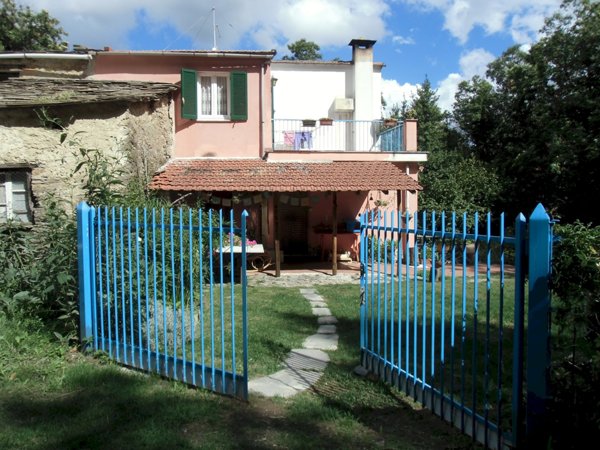 casa indipendente in vendita a Ne