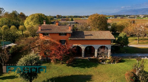 casa indipendente in vendita a Ne