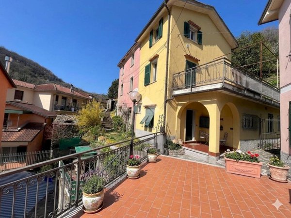 casa indipendente in vendita a Ne