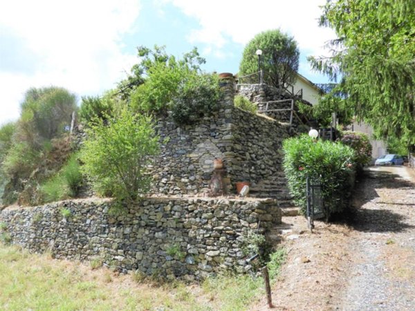 casa indipendente in vendita a Ne