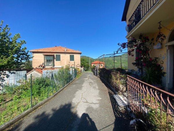 casa indipendente in vendita a Ne