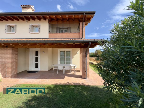 casa indipendente in vendita a Ne