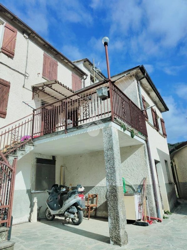 casa semindipendente in vendita a Ne