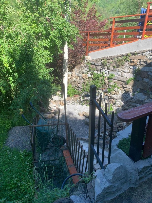casa indipendente in vendita a Ne