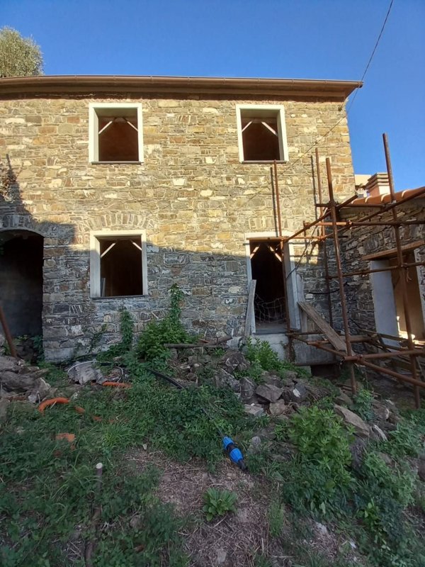casa indipendente in vendita a Ne