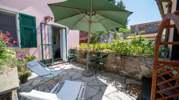 casa indipendente in vendita a Ne