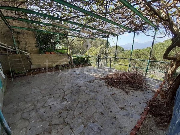 appartamento in vendita a Neirone in zona Lezzaruole