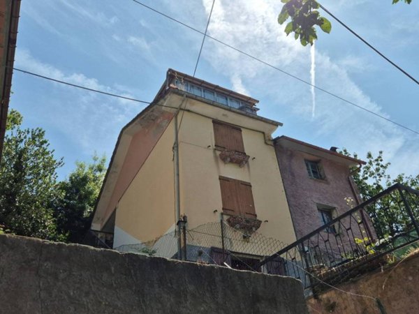 casa indipendente in vendita a Neirone in zona Corsiglia