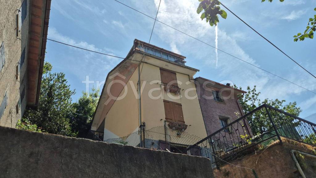 casa indipendente in vendita a Neirone in zona Corsiglia