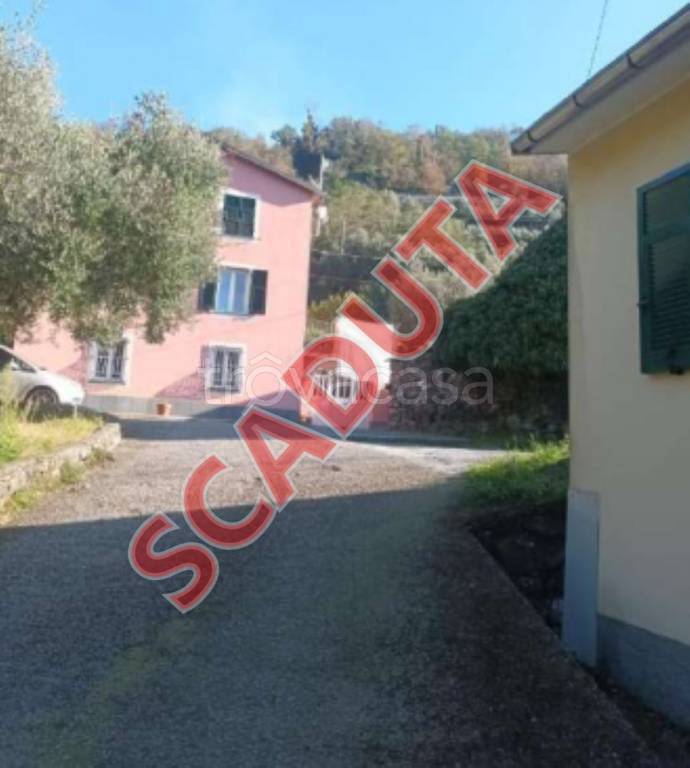 locale commerciale in vendita a Neirone