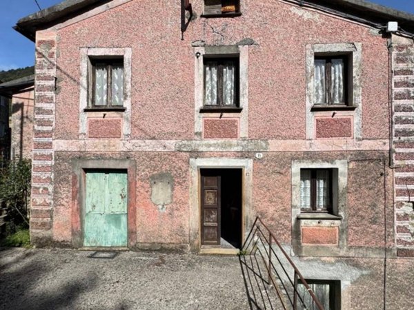 casa indipendente in vendita a Neirone in zona Corsiglia