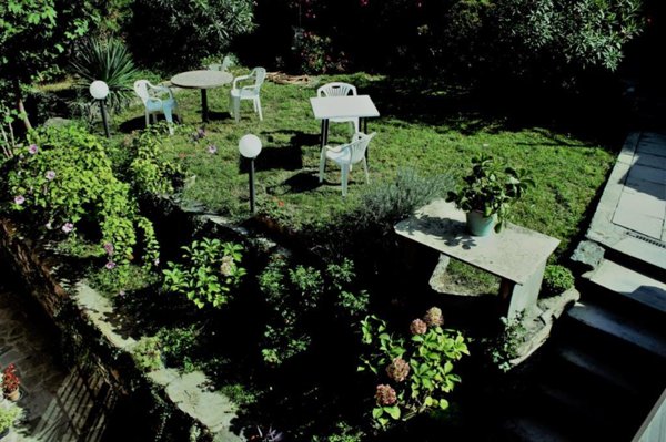 casa indipendente in vendita a Neirone