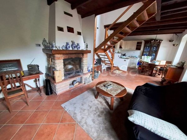 casa indipendente in vendita a Neirone in zona Roccatagliata