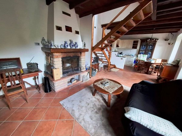 casa indipendente in vendita a Neirone in zona Roccatagliata